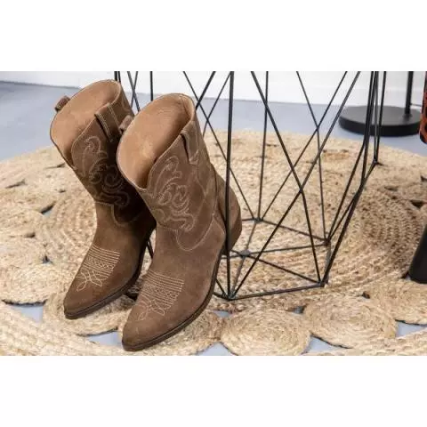 Dwrs cowboylaars outlet