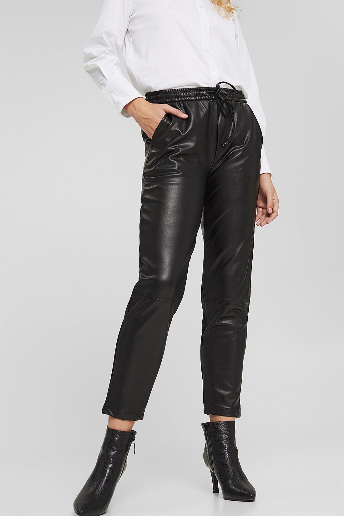 Esprit vegan leather jogger zwart 111EE1B321 001