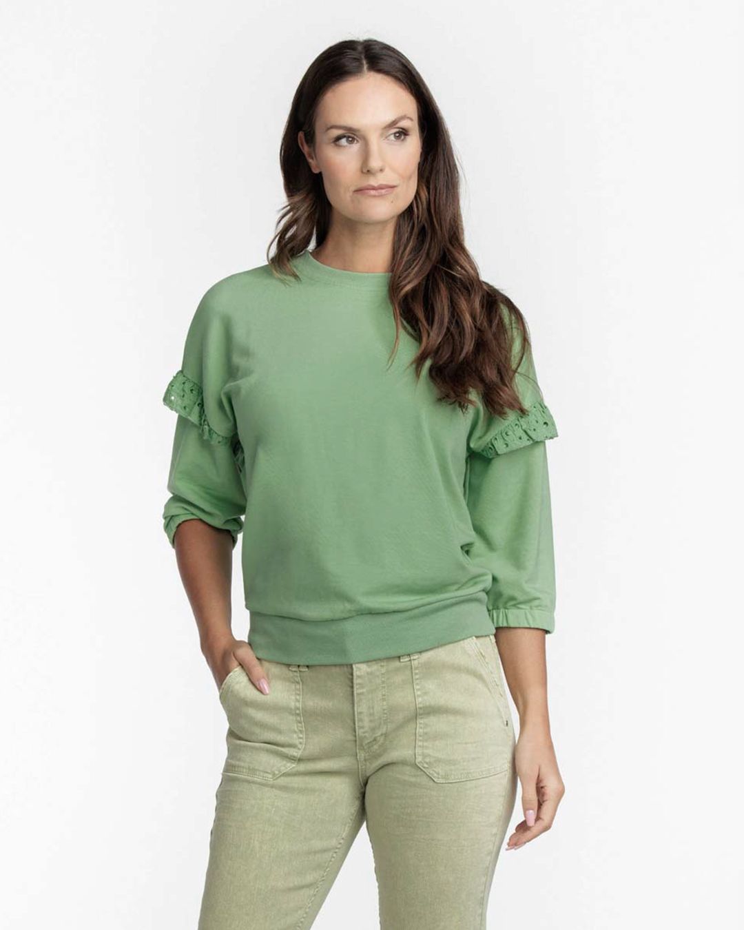 Raad eens Min patroon Tramontana ruffles sweater light green C12-07-601