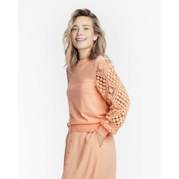 Tramontana sweater met kant salmon Q09-07-602 3400