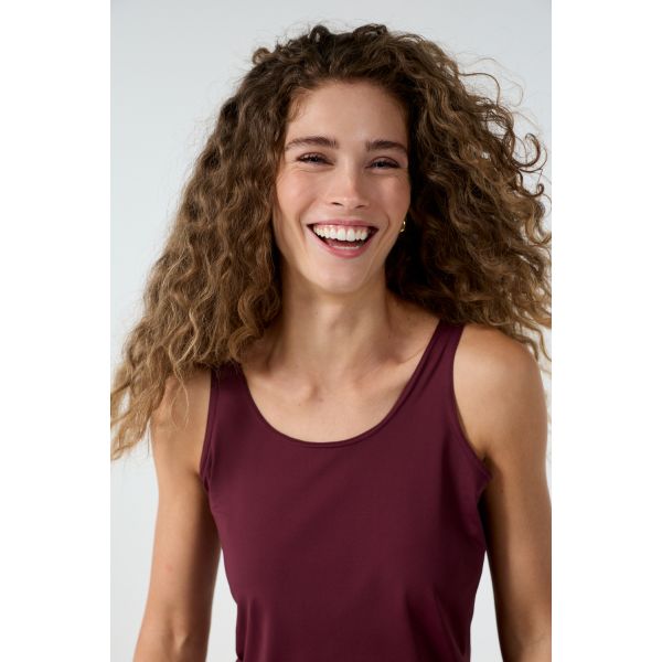Tramontana basis top pia pomegranate Q01-21-402